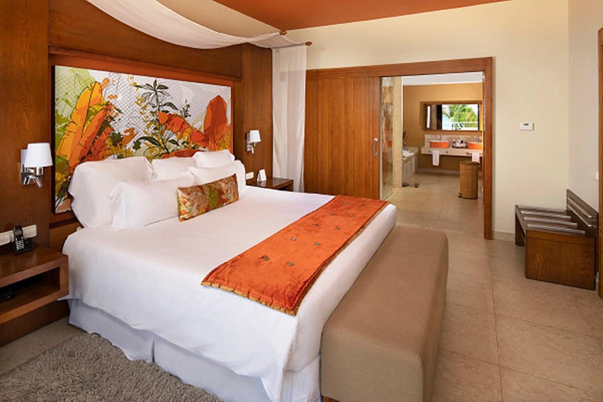Breathless Punta Cana Resort & Spa (Adults Only) Kültér fotó A bedroom at the Hard Rock Hotel