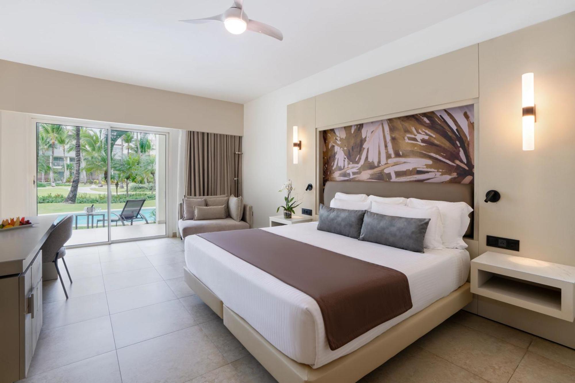 Breathless Punta Cana Resort & Spa (Adults Only) Kültér fotó Junior Suite swim-out
