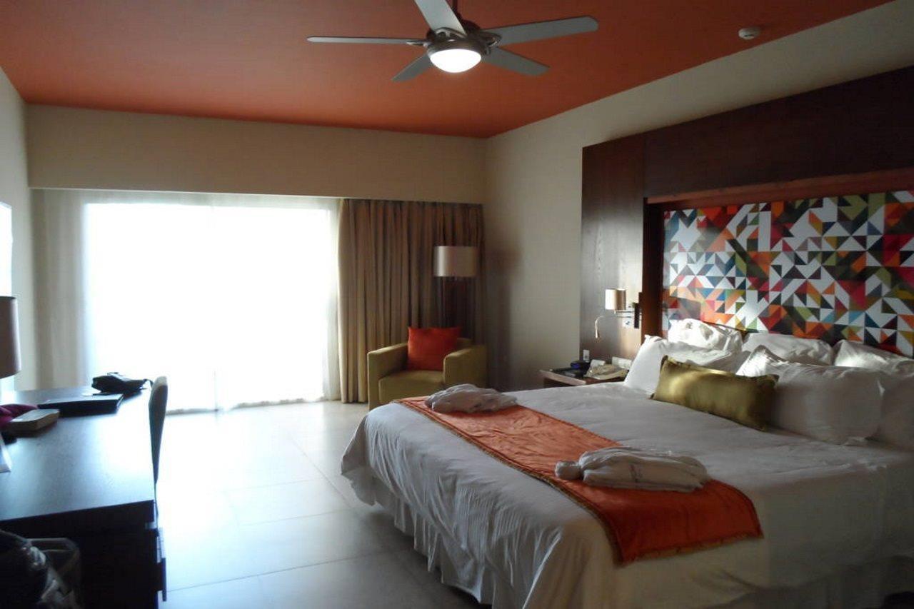 Breathless Punta Cana Resort & Spa (Adults Only) Kültér fotó A room at the Hard Rock Hotel