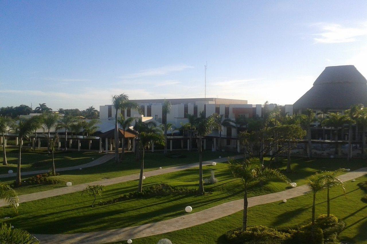 Breathless Punta Cana Resort & Spa (Adults Only) Kültér fotó The library